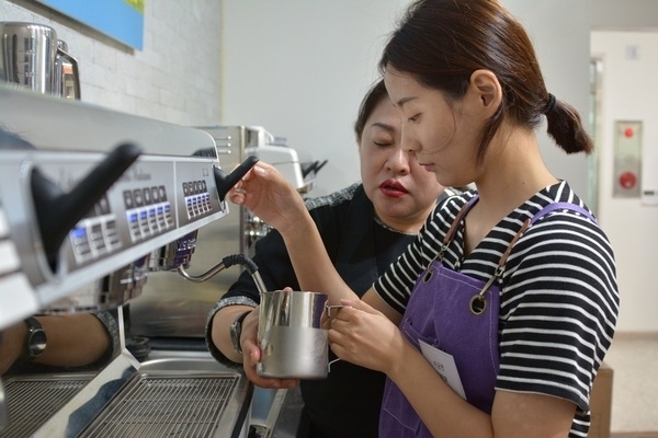 신안군, 주민 커피 바리스타 양성 교육 실시 2