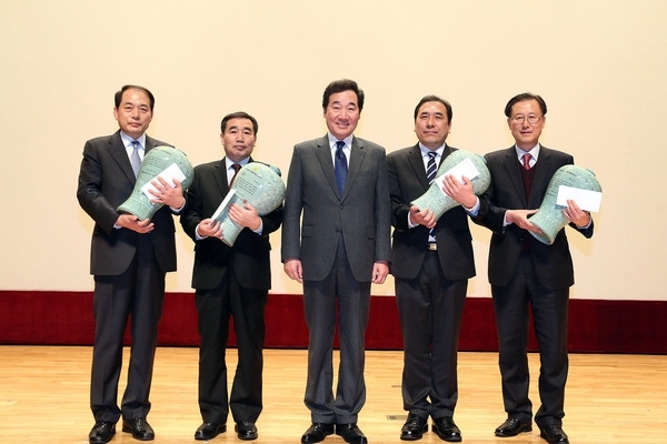 신안군, 2015년도 전라남도 친환경농업대상 최우수상 수상..'발로 뛰는 현장행정을 펼친 결과 가시적인 성과 거둬' 1