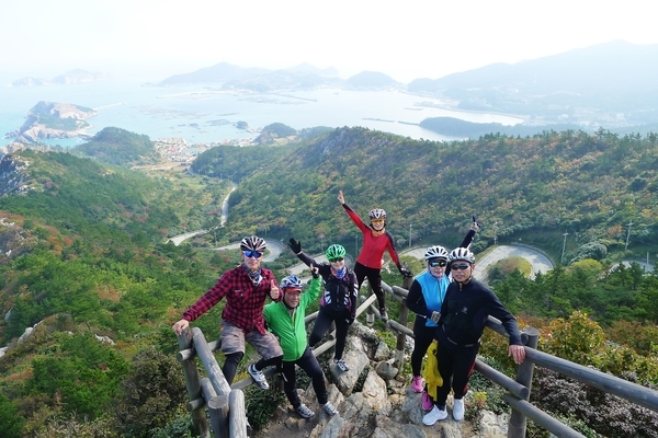 신안군, 섬 자전거 여행의 천국으로 우뚝..