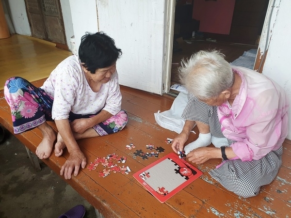 신안군, 1004섬! 작은섬의 재발견 사진공모전 수상작 발표..“나에겐 치매란 없다”안은희님 금상수상1