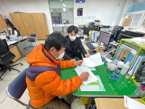 신안군 미등록 농·어업경영체 전수등록 추진..'미등록 경영체 전수등록 지원으로 농·어업인 소득안정에 힘써'1