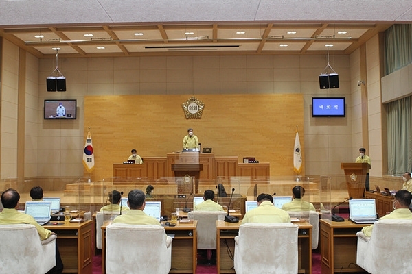 신안군의회 제296회 제1차 정례회 개회..