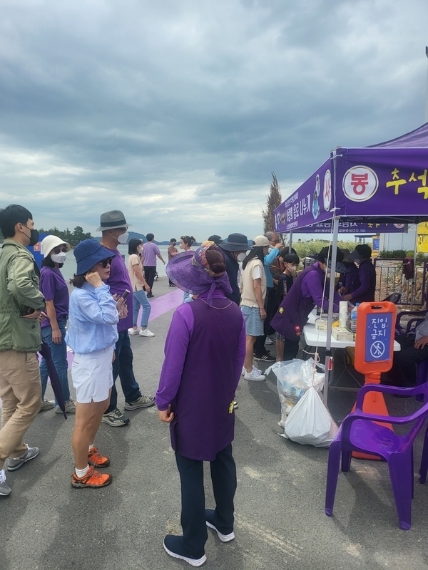 신안군관광협의회 추석맞이 귀성객 사랑의 차(茶) 나눔 봉사활동1