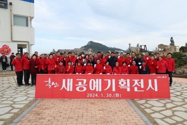 ‘부엉이 곳간’, 국토 최서남단 흑산도에서 새공예 작품 전시 개최..'신안새공예박물관, 부와 행운의 상징 부엉이 공예품 등 1,100여 점 공개'1